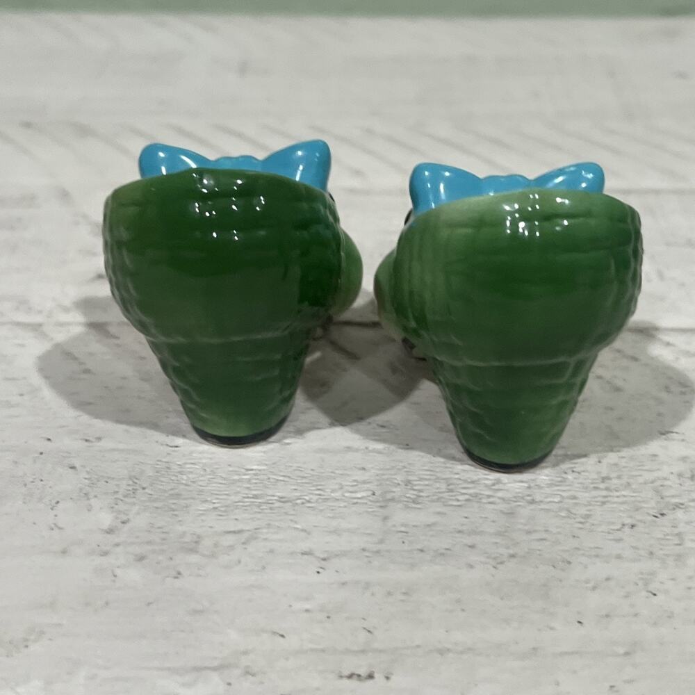 Vandor Vintage CROCODILE SHOES Figural Salt & Pepper Shakers Set - Picture 4 of 8